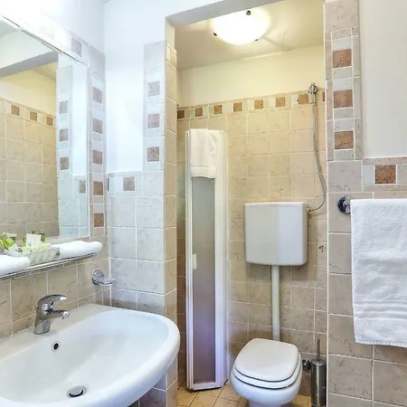 Vila Clara 12 By Salogi